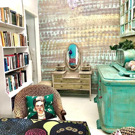 Szentkiralyi Art Studio Apartment *