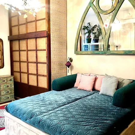 Szentkiralyi Art Studio *